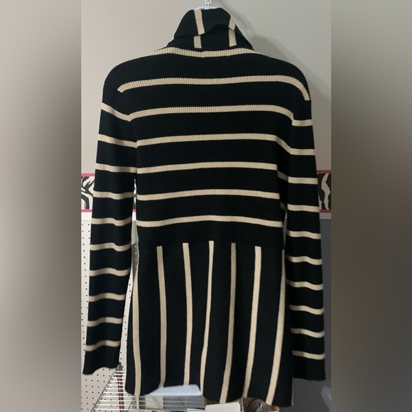 Carmen Marc Valvo Black Sweater With Tan Stripes In Waterfall Drape size Medium. - Picture 2 of 5